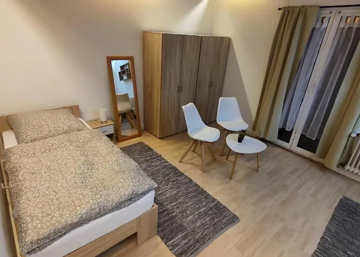 Ferienwohnung-Monteurwohnung Berta, 3 Personen In Kleve, Zentrale Lage