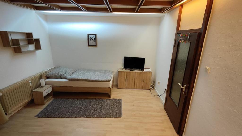 Ferienwohnung-monteurwohnung Berta, 3 Personen In Kleve, Zentrale Lage