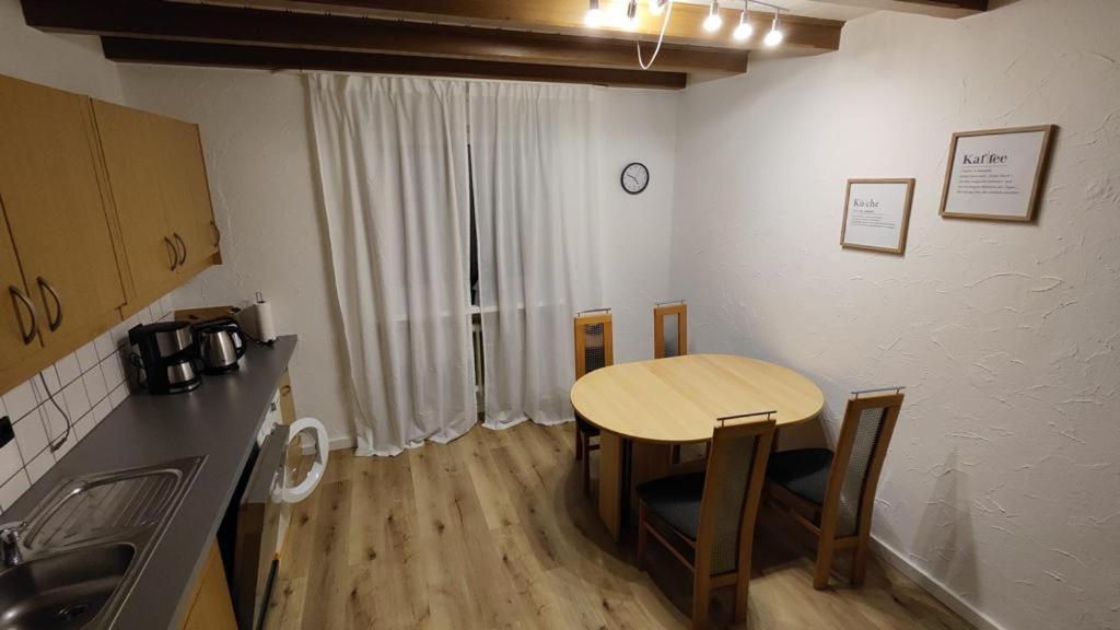 Ferienwohnung-monteurwohnung Berta, 3 Personen In Kleve, Zentrale Lage * Kleve (Dusseldorf)