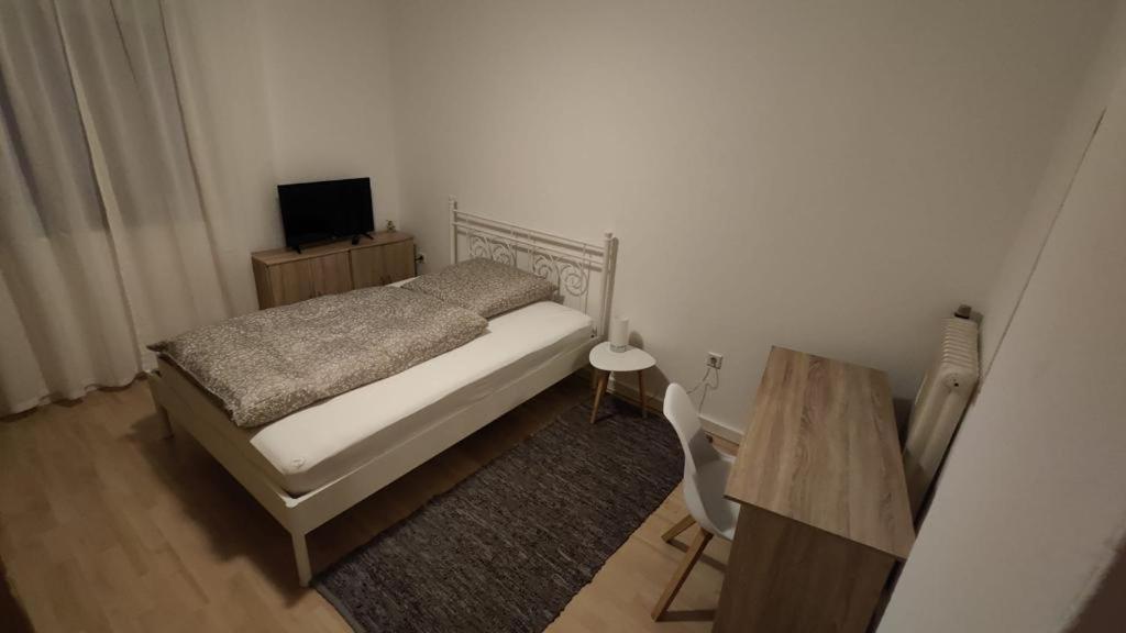 Ferienwohnung-monteurwohnung Berta, 3 Personen In Kleve, Zentrale Lage